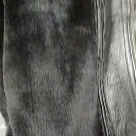 Leather jacket like new has detachable liner and h - Picture 2 of 7